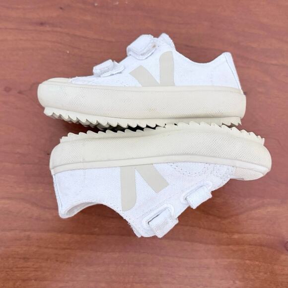 VEJA Small Ollie Canvas White Sneakers Toddler Size 6 - Picture 6 of 11
